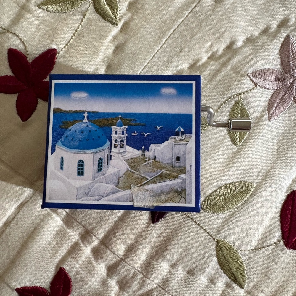 Blue and White Decorative Music Box